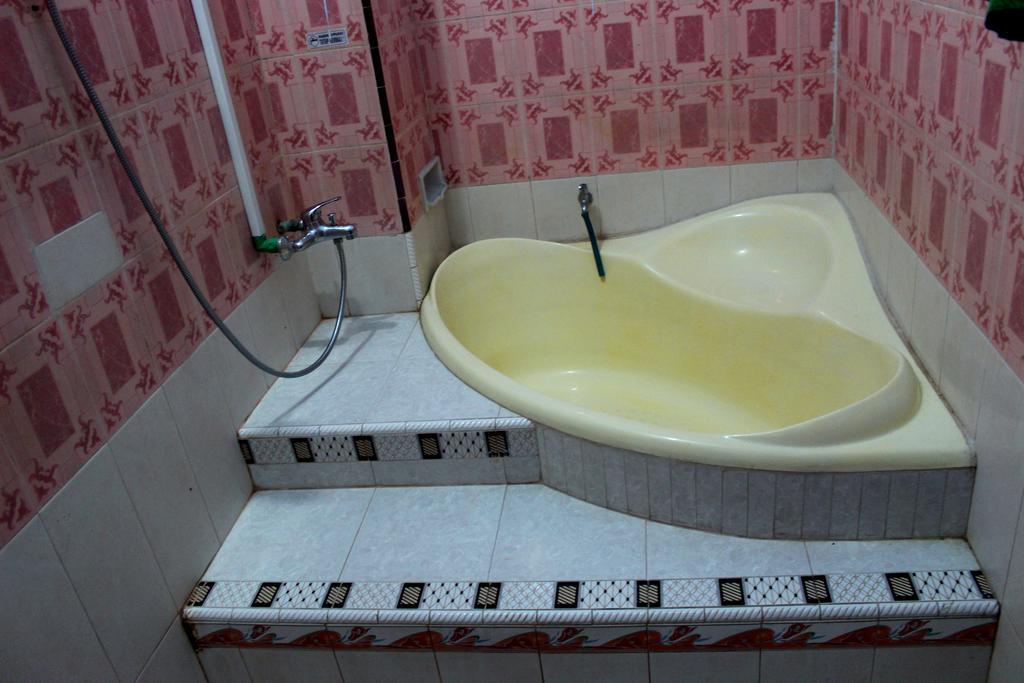 Hotel Indonesia Pekalongan Ngoại thất bức ảnh